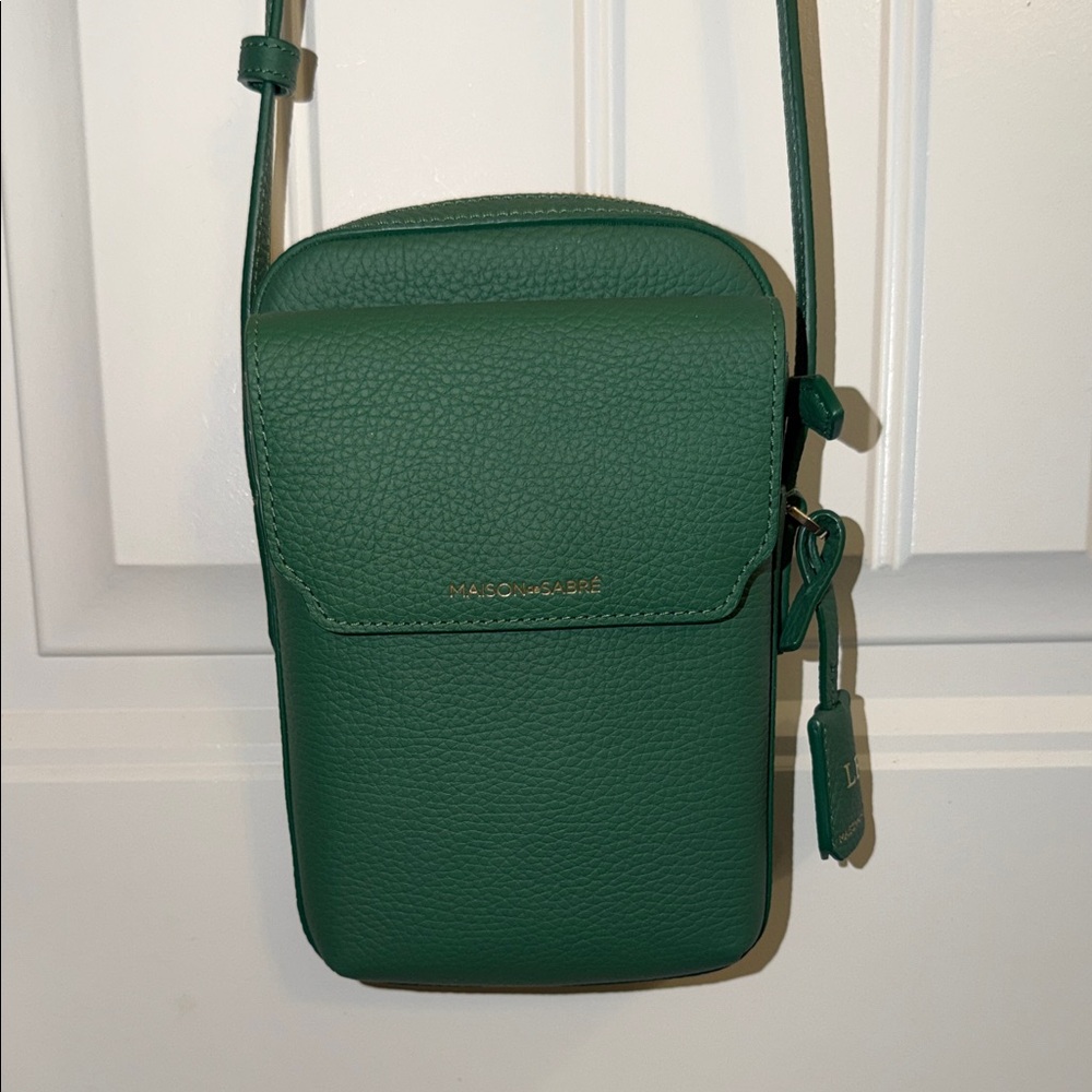 Maison de Sabre The Zipped Phone Pouch in Green - Never Used